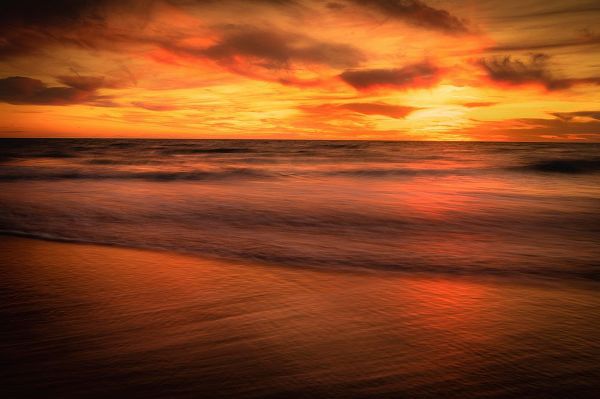 Jaynes Gallery 아티스트의 USA-New Jersey-Cape May National Seashore-Sunset on ocean shore작품입니다.